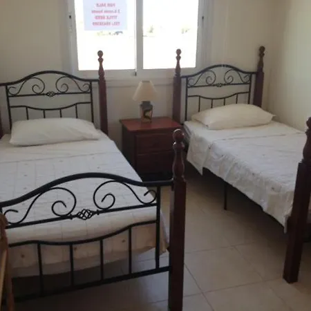 Villa Paralimni