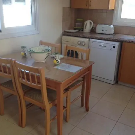 Villa Paralimni